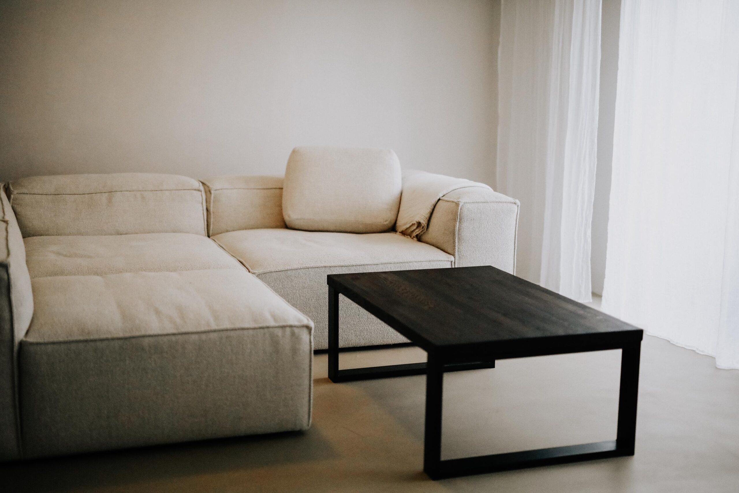 Edler Couchtisch aus Holz (Eiche), Couchtisch Holz, Sofatisch mit schwarzem Metallgestell, Couchtisch Eiche massiv, Landhaus rechteckig groß Unikat Edler Couchtisch aus Holz (Eiche), Couchtisch Holz, Sofatisch mit schwarzem Metallgestell, Couchtisch Eiche massiv, Landhaus rechteckig groß