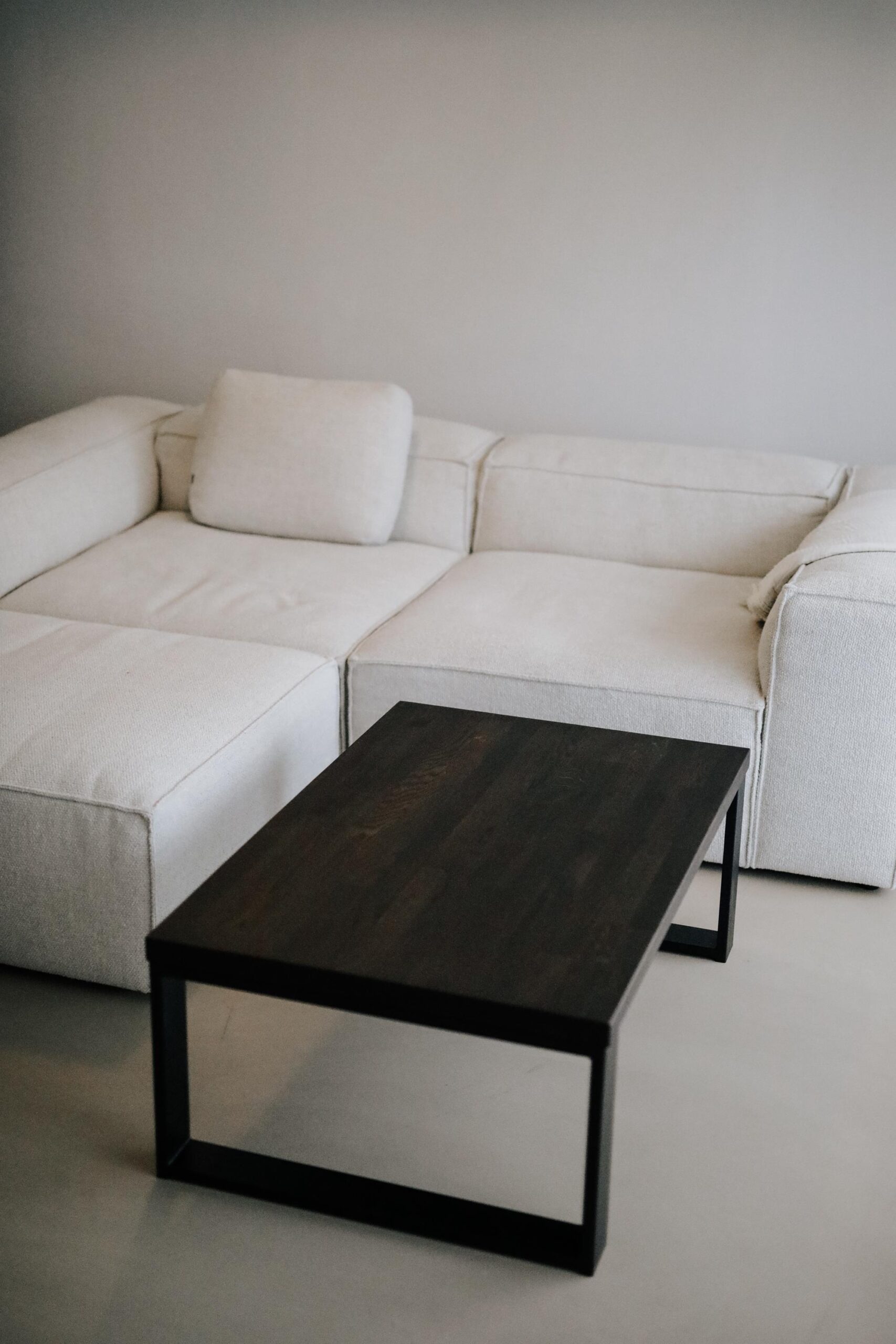 Edler Couchtisch aus Holz (Eiche), Couchtisch Holz, Sofatisch mit schwarzem Metallgestell, Couchtisch Eiche massiv, Landhaus rechteckig groß Unikat 1 Edler Couchtisch aus Holz (Eiche), Couchtisch Holz, Sofatisch mit schwarzem Metallgestell, Couchtisch Eiche massiv, Landhaus rechteckig groß – Bild 2