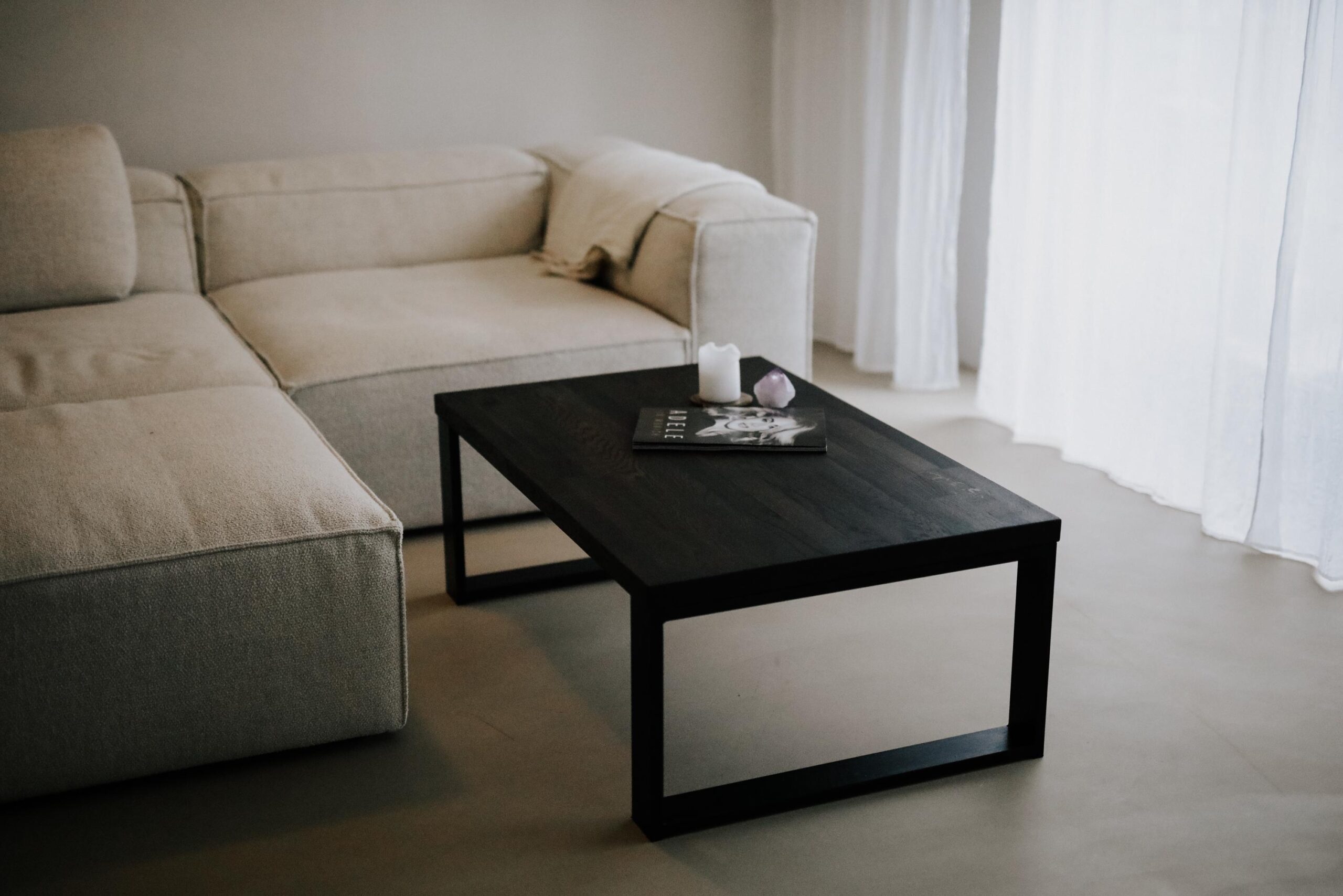 Edler Couchtisch aus Holz (Eiche), Couchtisch Holz, Sofatisch mit schwarzem Metallgestell, Couchtisch Eiche massiv, Landhaus rechteckig groß Unikat 2 Edler Couchtisch aus Holz (Eiche), Couchtisch Holz, Sofatisch mit schwarzem Metallgestell, Couchtisch Eiche massiv, Landhaus rechteckig groß – Bild 3