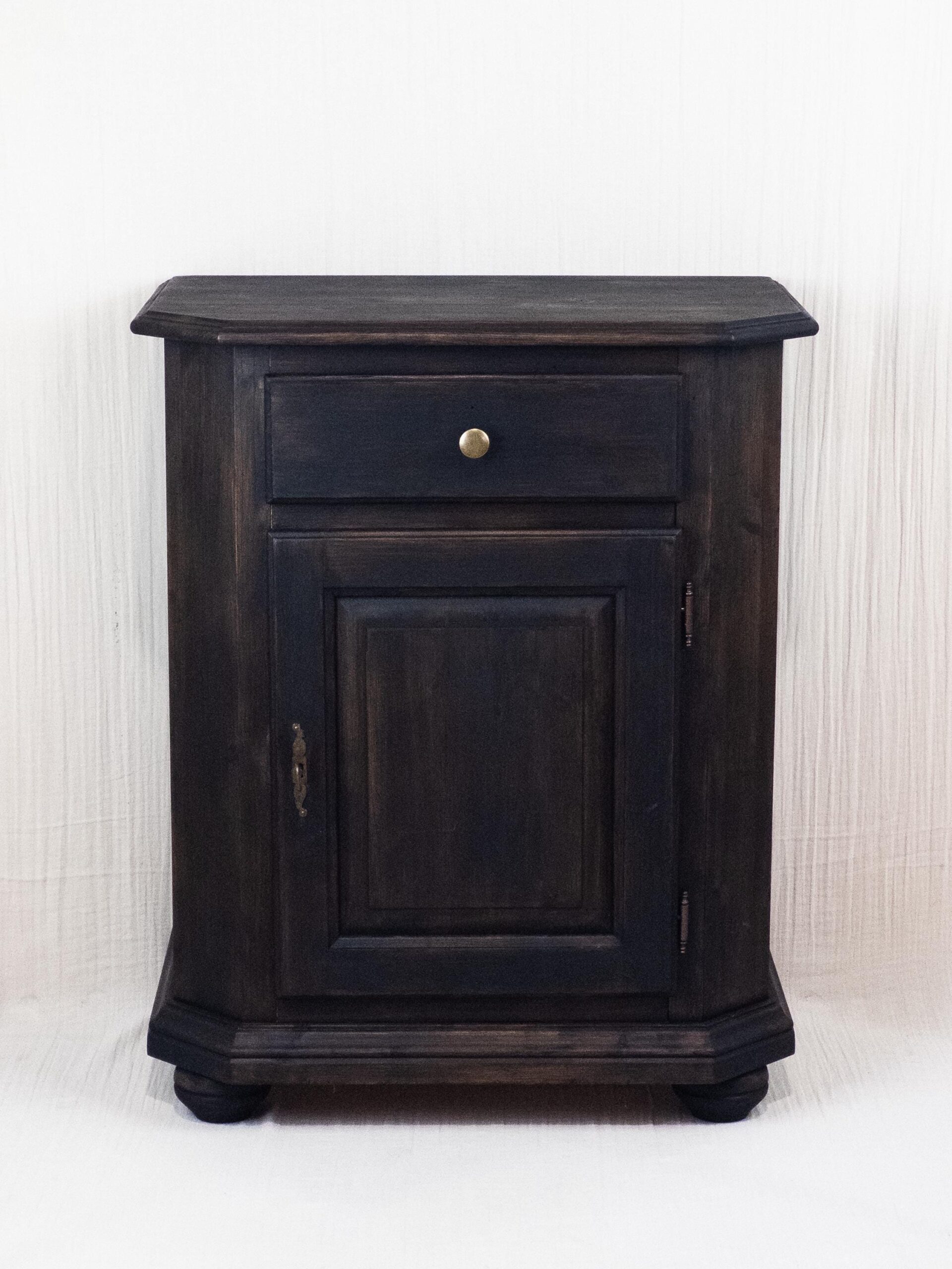 Kommode aus Holz - Schrank (Alt und Antik) im Vintage Stil, TV Schrank Eiche massiv, Massivholz - schmal / hochkant - Kommode Vintage Eiche Unikat Kommode aus Holz - Schrank (Alt und Antik) im Vintage Stil, TV Schrank Eiche massiv, Massivholz - schmal / hochkant - Kommode Vintage Eiche