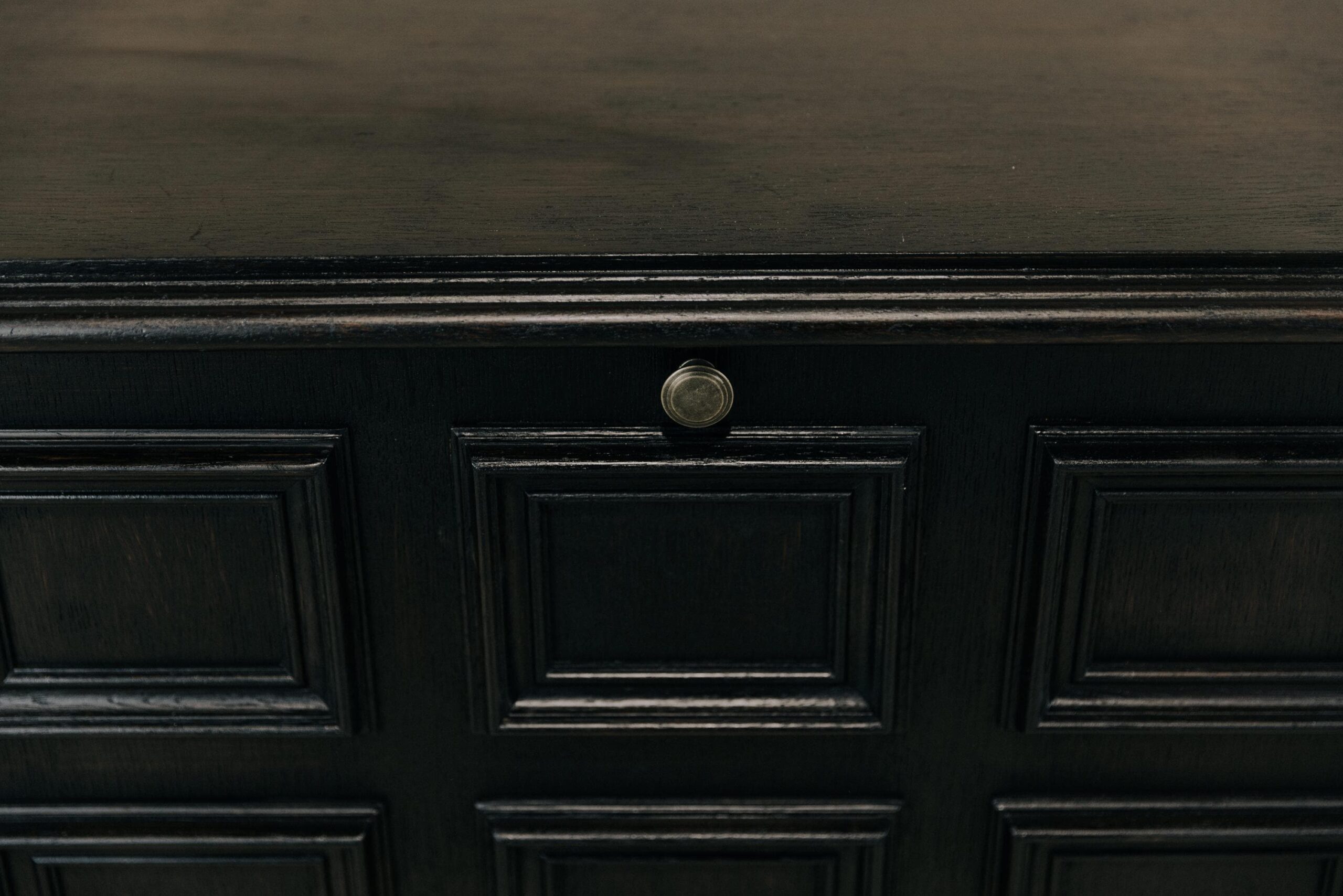 Schuhschrank Vintage schwarz – Schuhschrank antik aus Vollholz Eiche massiv – Echtholz Flurschrank Landhausstil - Schuhschrank schmal hoch Unikat 5 Schuhschrank Vintage schwarz – Schuhschrank antik aus Vollholz Eiche massiv – Echtholz Flurschrank Landhausstil - Schuhschrank schmal hoch – Bild 6