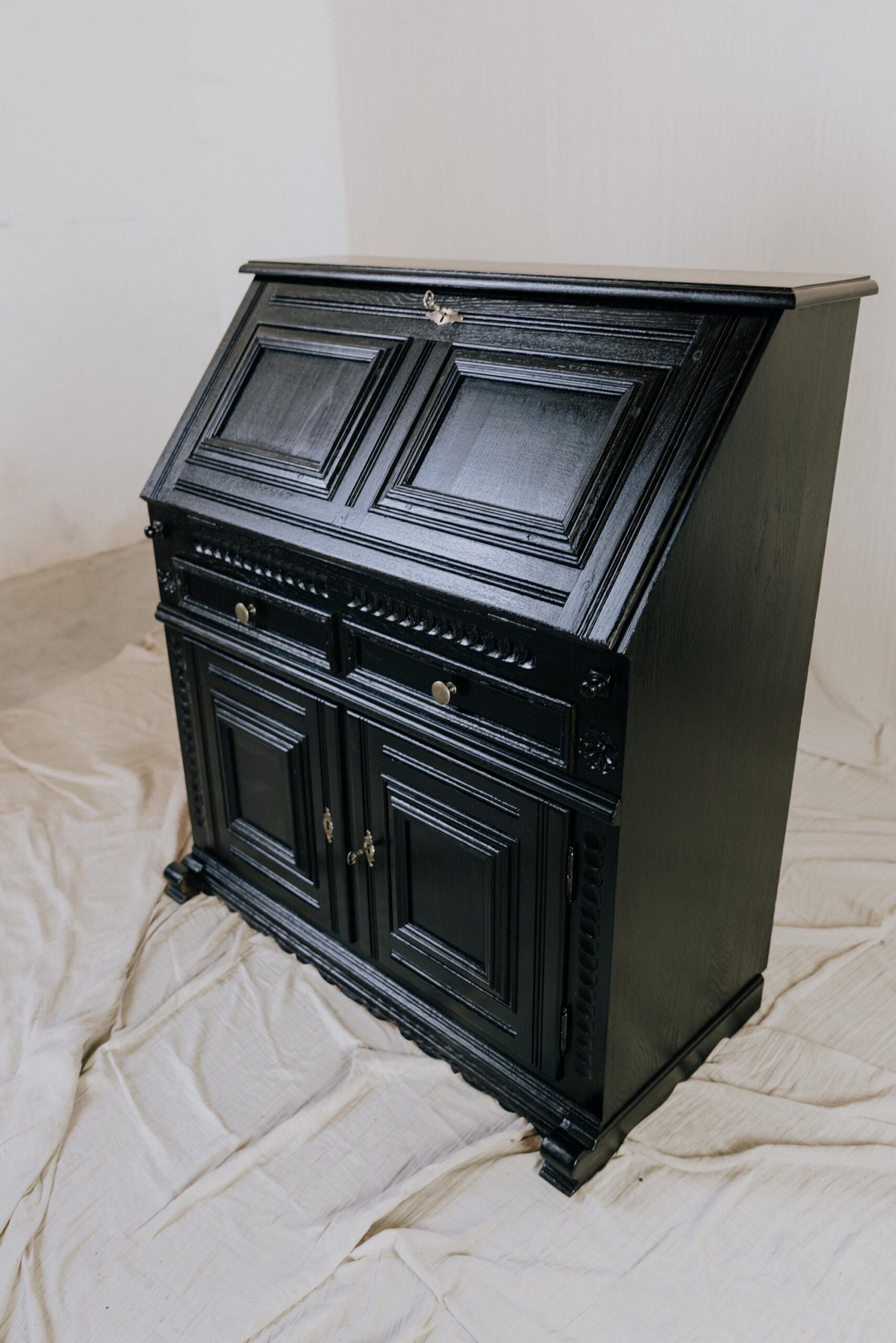 Vintage Sekretär antik schwarz aus massivem Holz – Eleganter Schreibschrank für stilvolle Einrichtung - Sekretär Vintage Massiv Altholz – Bild 2